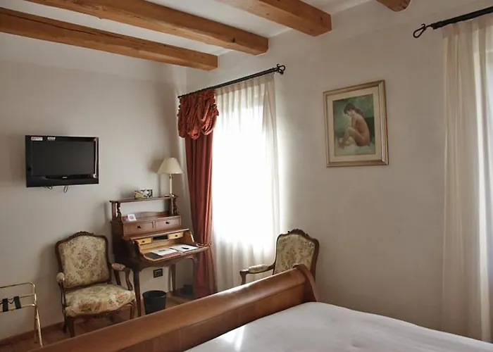 Park Carpenada בלונו